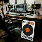 MUSIC ON - Poster